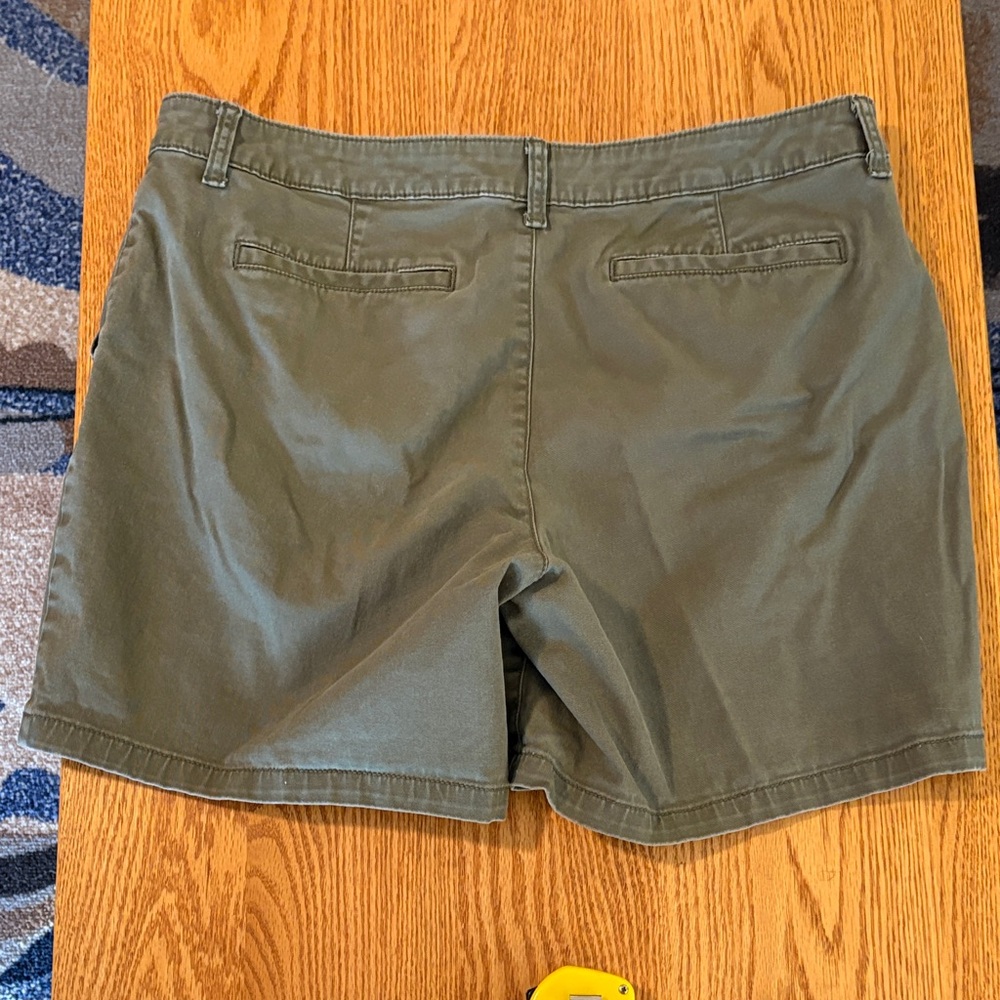 a.n.a Olive Green Women's Casual Shorts - Picture 6 of 7